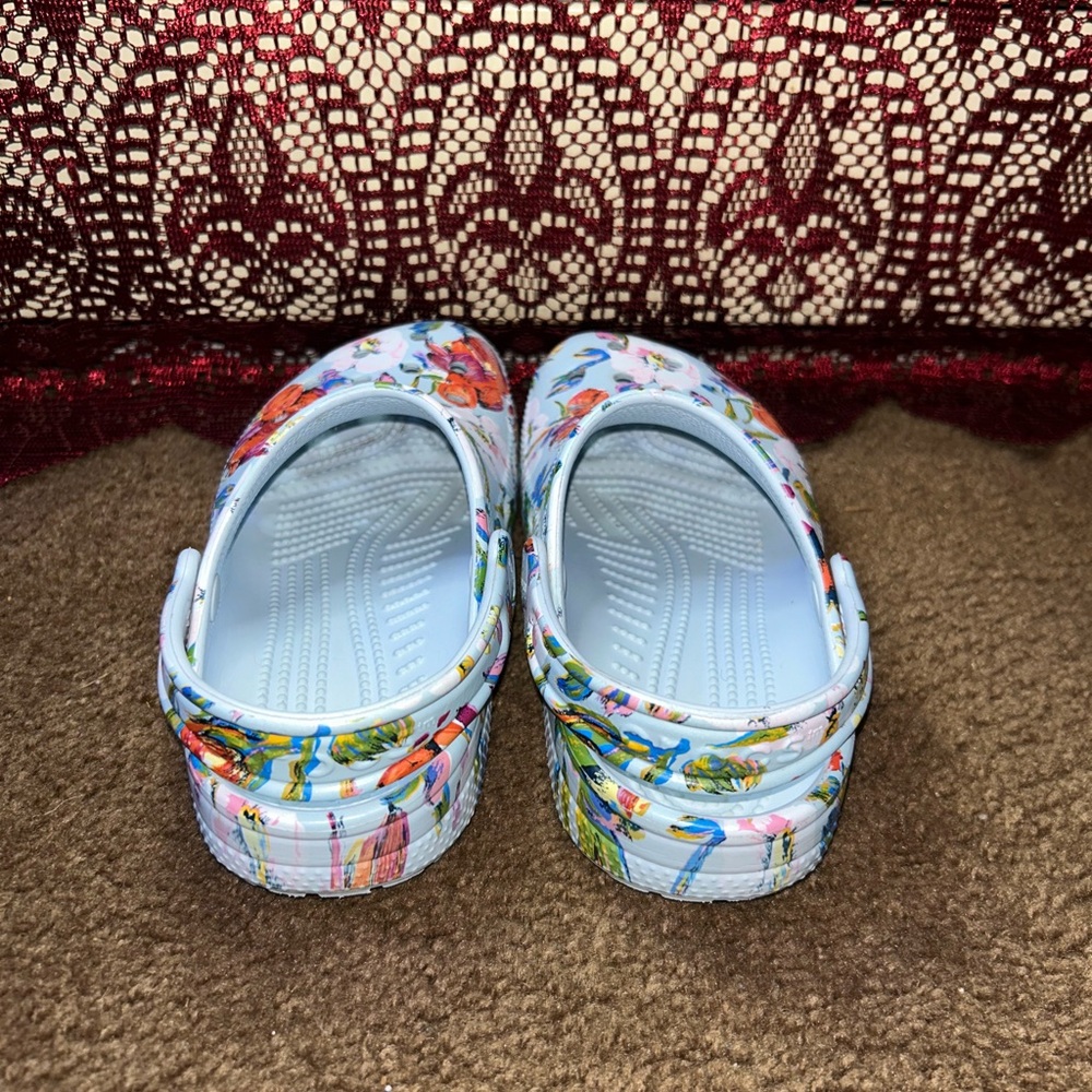 Flower Crocs - Picture 3 of 5